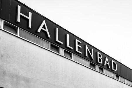 HALLENBAD